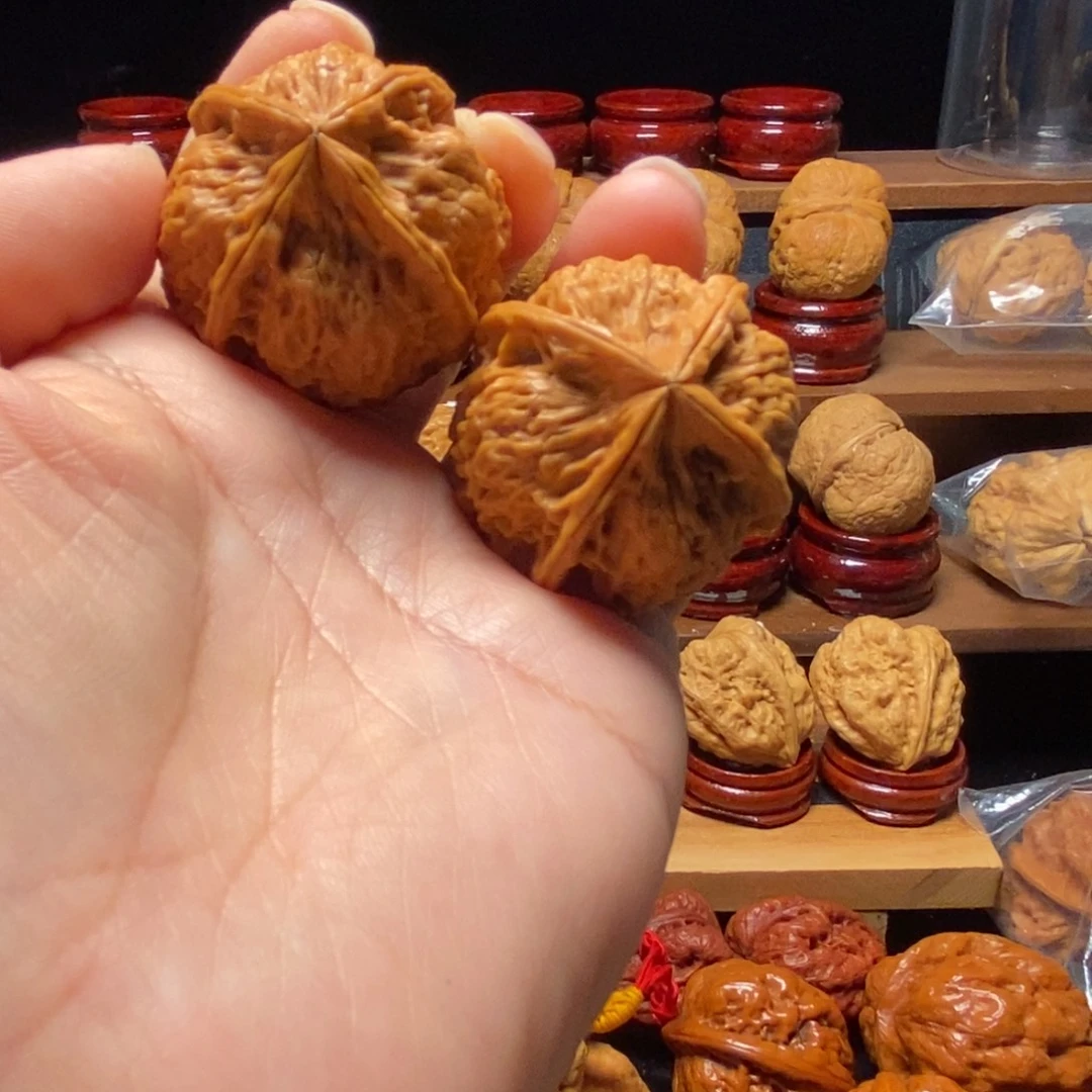 文玩核桃把件四棱狮王39尺