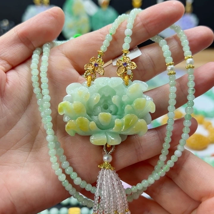 颈饰未镶嵌翡翠吊坠