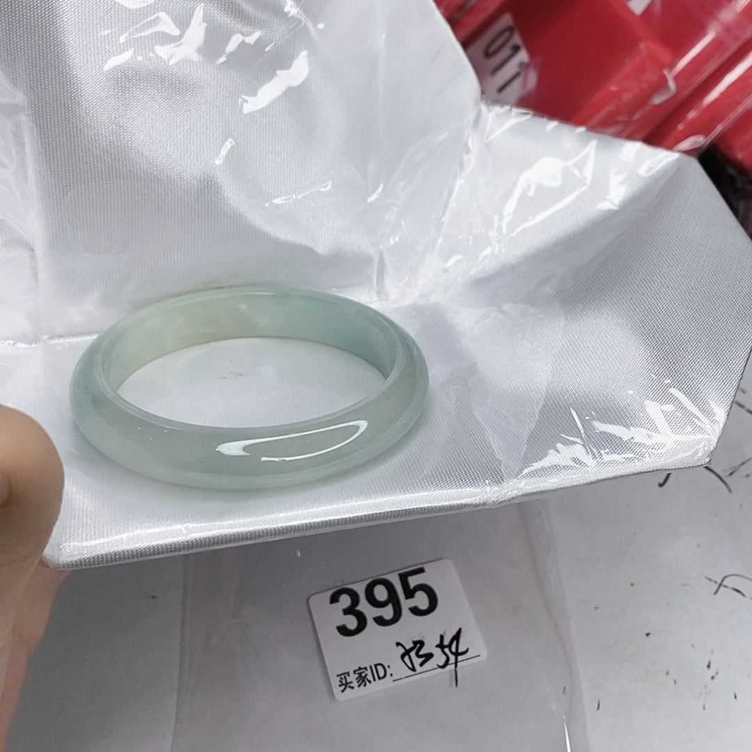 翡翠未镶嵌手镯一图一物实物为准（微瑕处理）