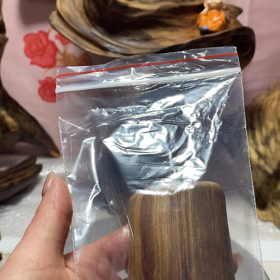 宥***哥玉木（非红木类）土沉香香木摆件