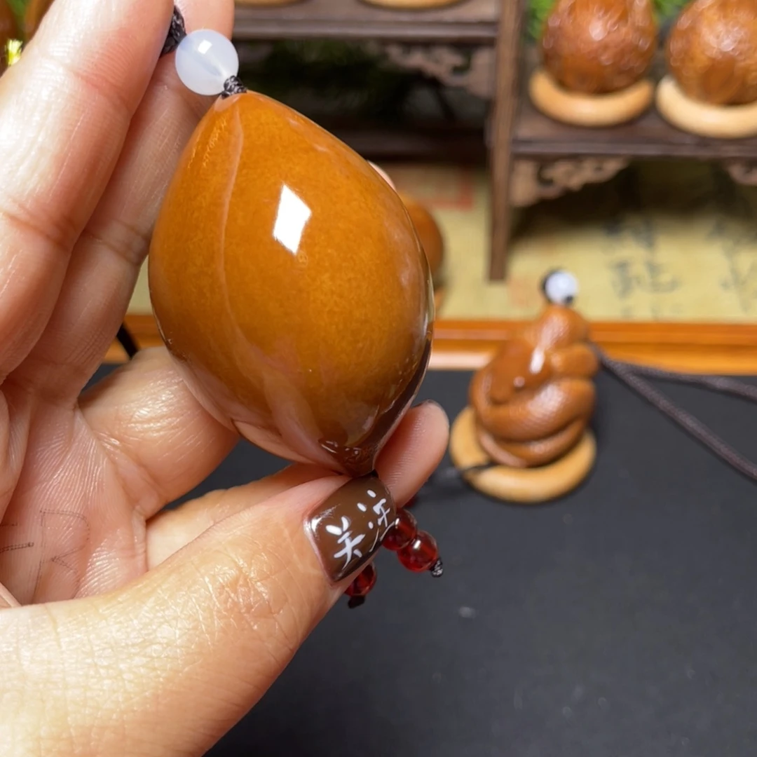 橄榄核吊坠蝴蝶37穿配