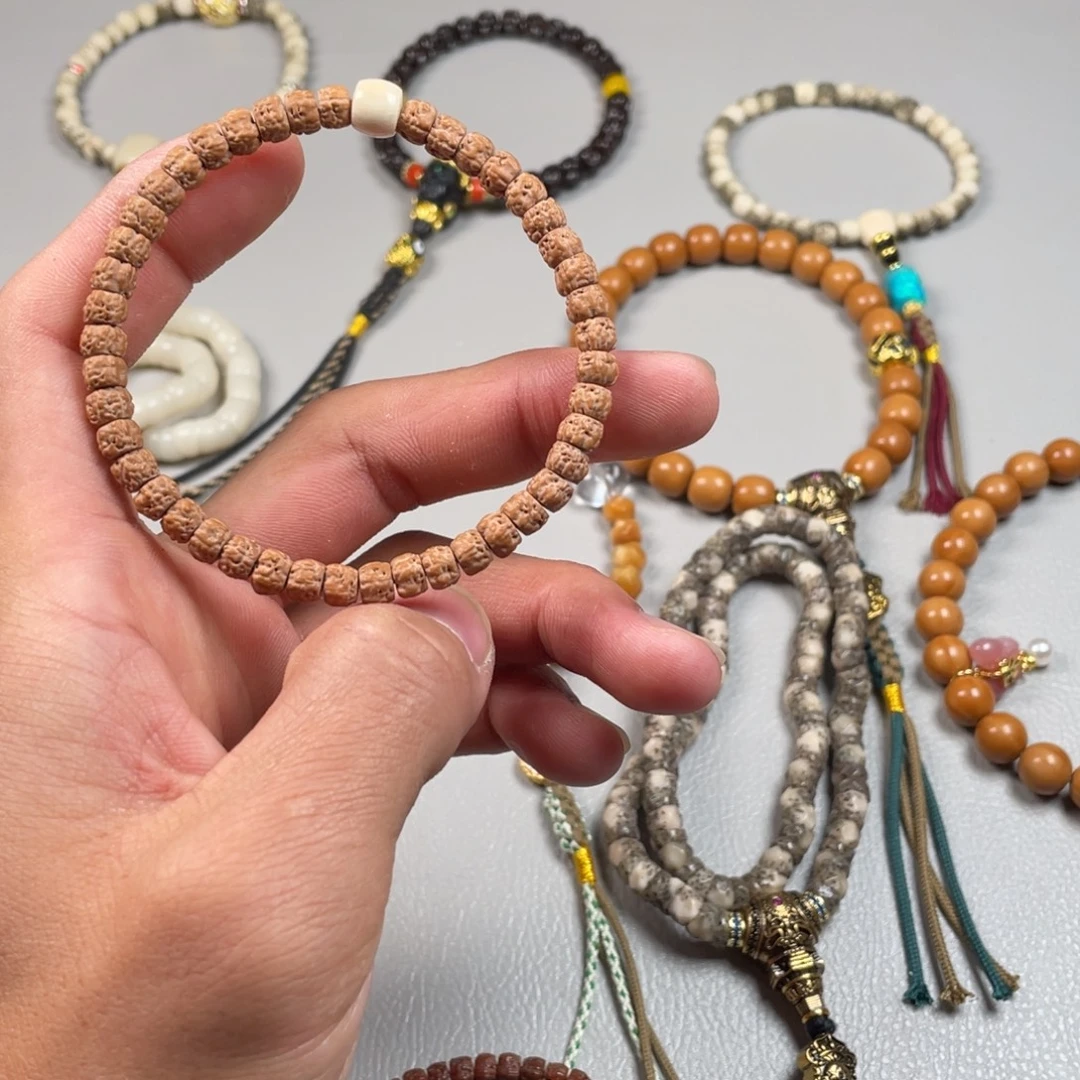 猴头核桃吊坠。。。。。。。。。。。。