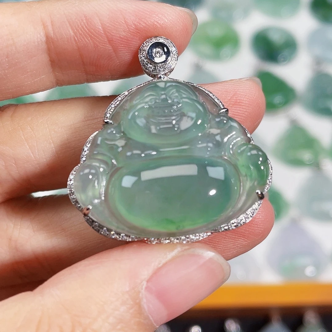 颈饰18K金镶嵌翡翠吊坠