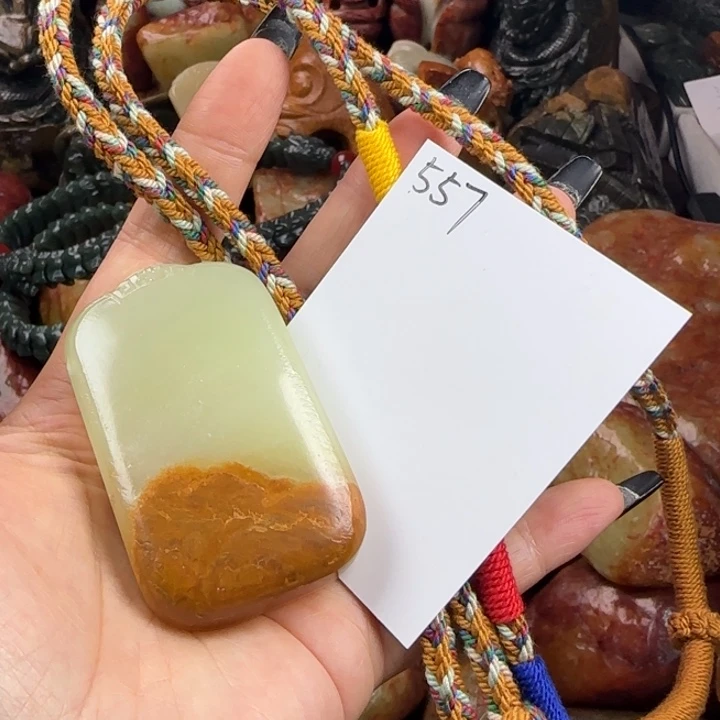 透闪石质玉未镶嵌珠宝奇石