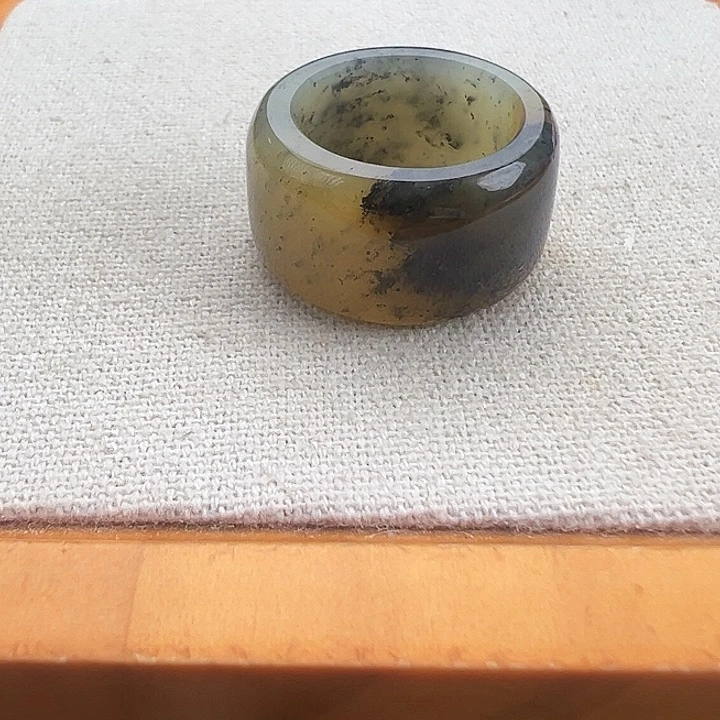 和田玉（糖玉）戒指未镶嵌糖青花17.4