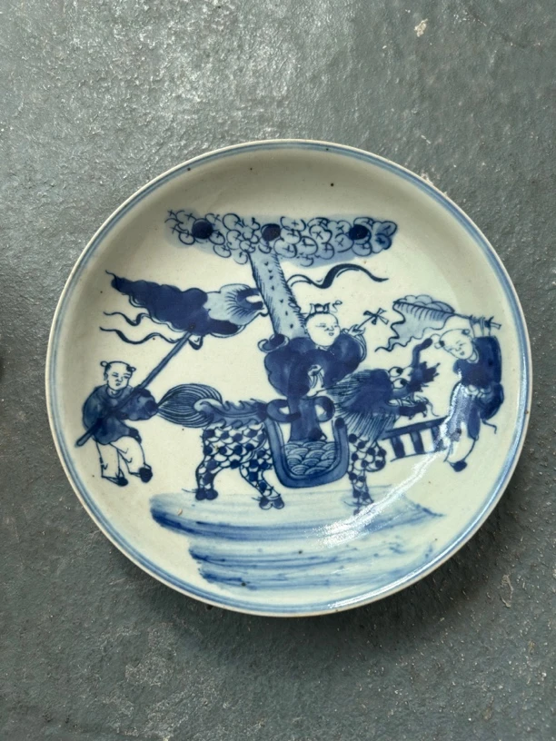 陶瓷青花麒麟送子碟子