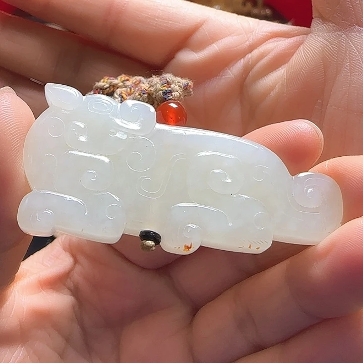 和田玉车挂未镶嵌檀*缘