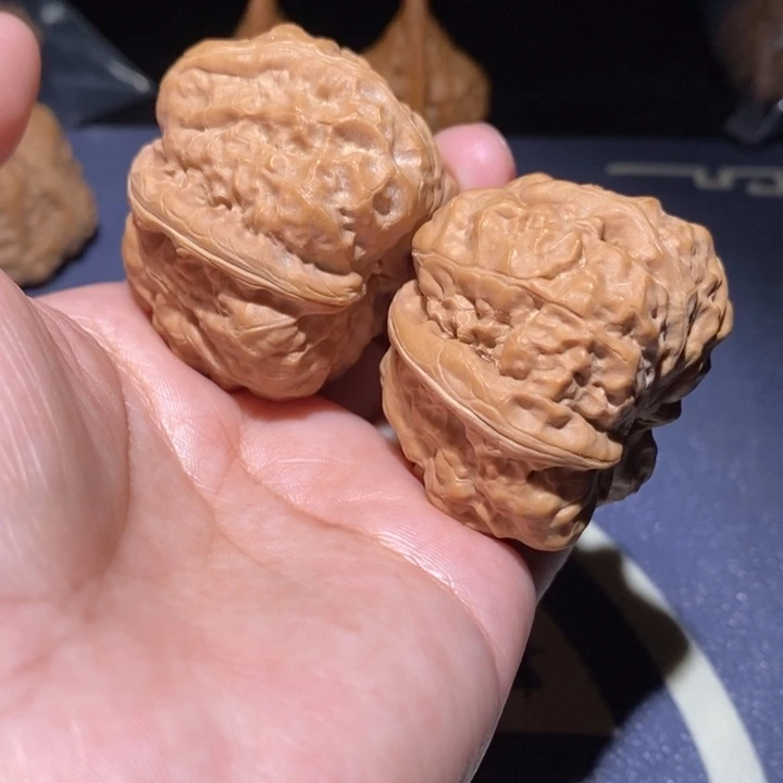 文玩核桃吊坠39×45蛤蟆头