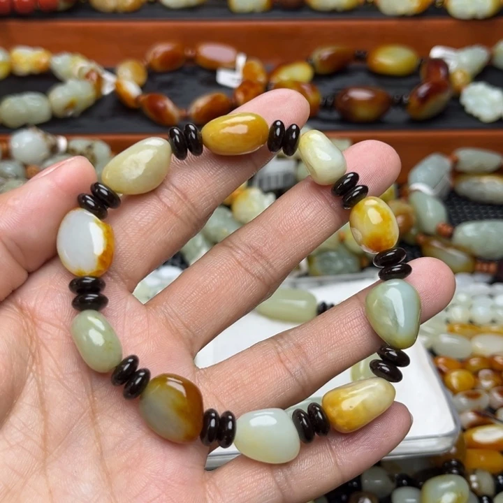 和田玉颈饰未镶嵌执*