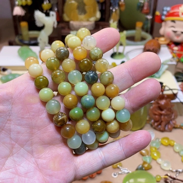 蛇纹石玉颈饰未镶嵌