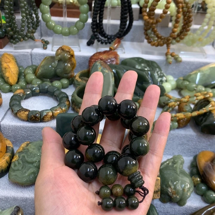 好***兵岫岩河磨玉（透闪石质玉）未镶嵌把件