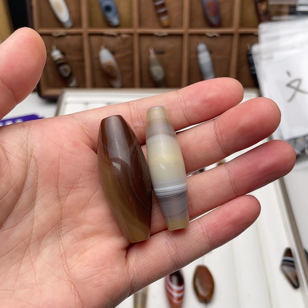 玛瑙/玉髓颈饰合金棍**下