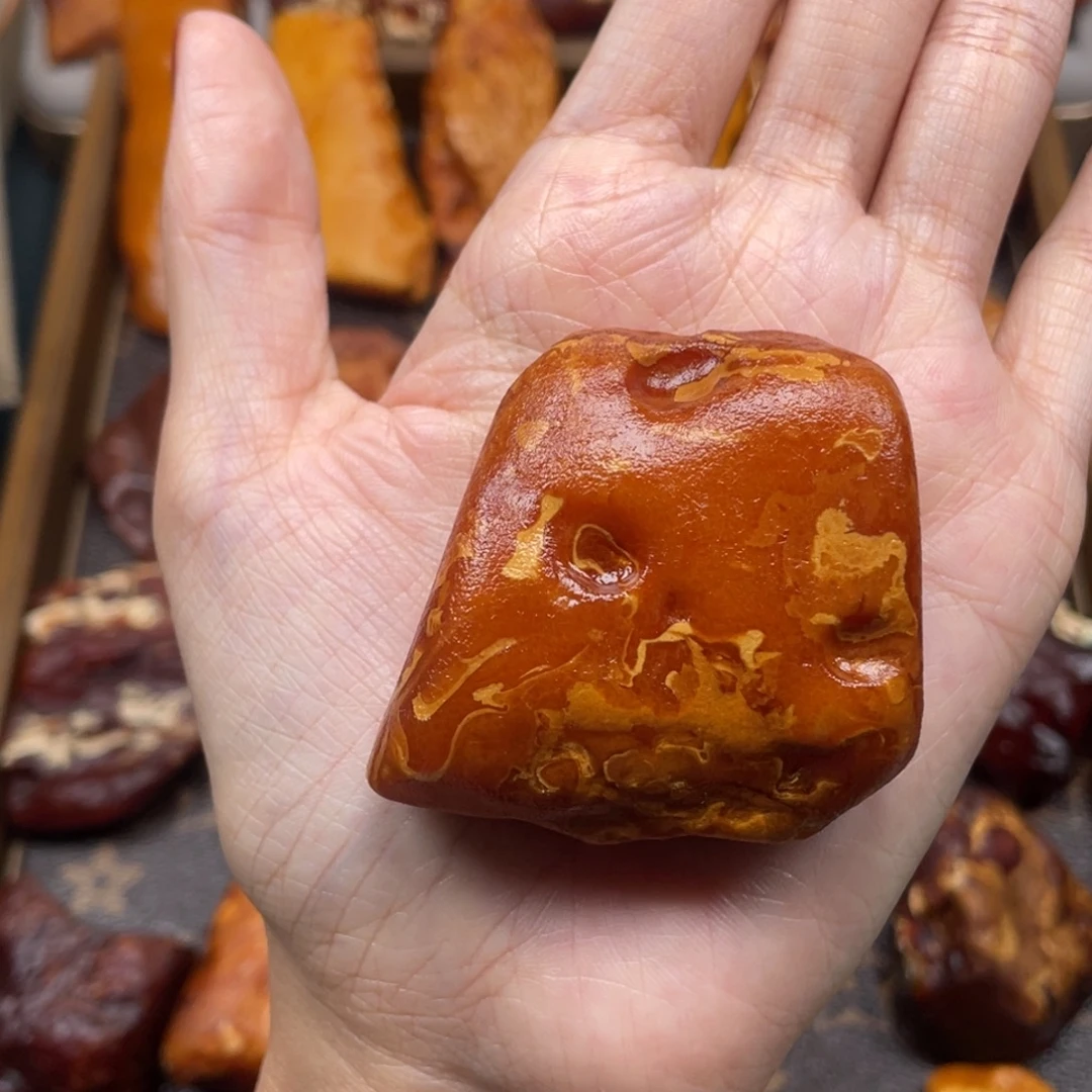 琥珀未镶嵌珠宝奇石