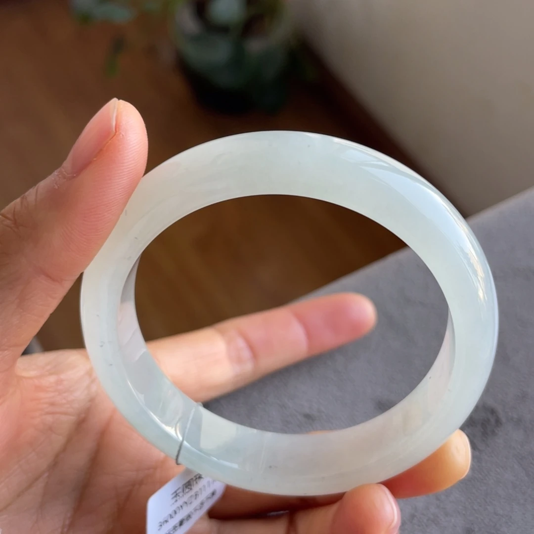 翡翠未镶嵌手镯冰润