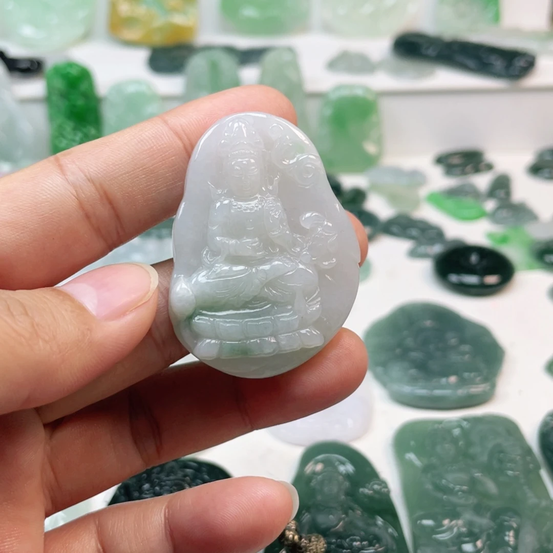 翡翠颈饰未镶嵌大势至