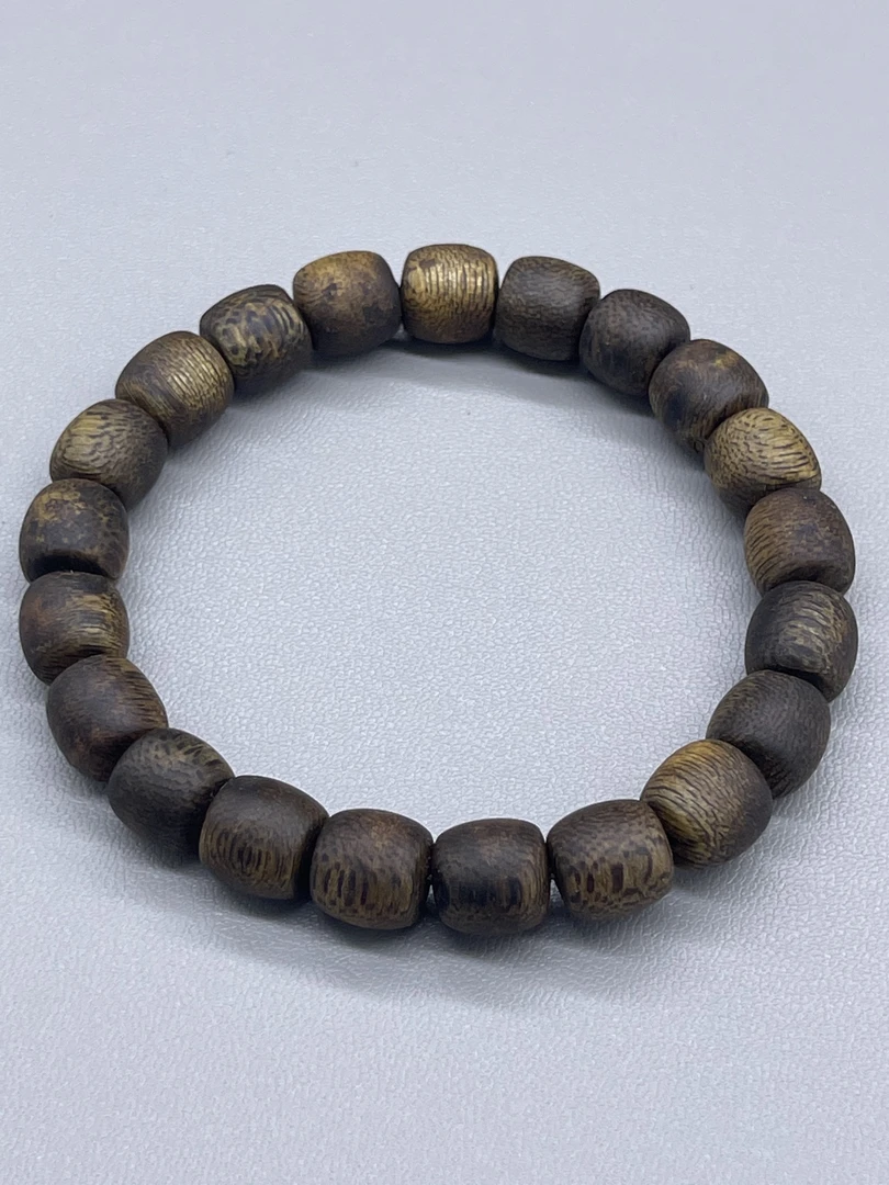 奇楠沉香绿奇鼓珠单圈卡9－7克多样性发一条