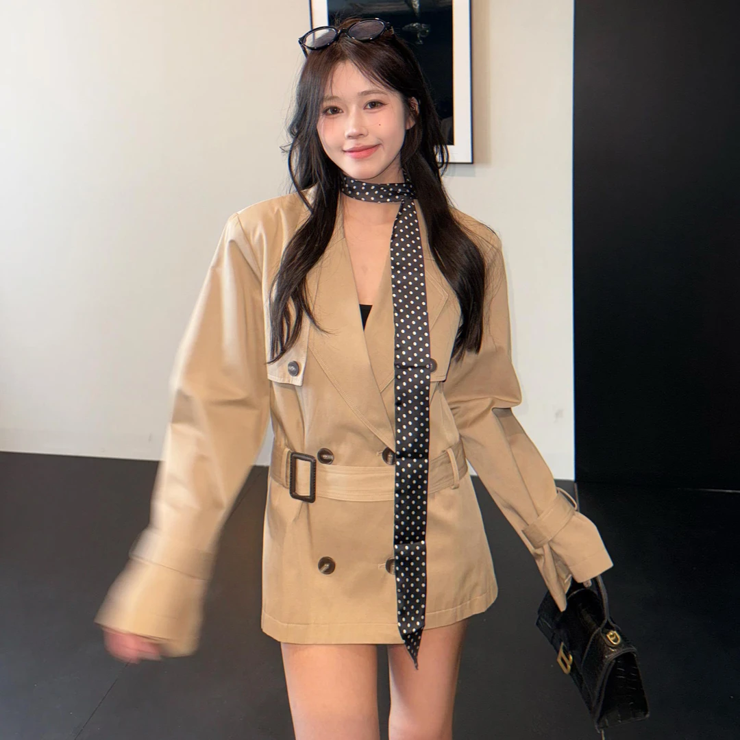 溪溪靓衫卡其色短款风衣外套女双排扣收腰显瘦复古英伦高级感上衣