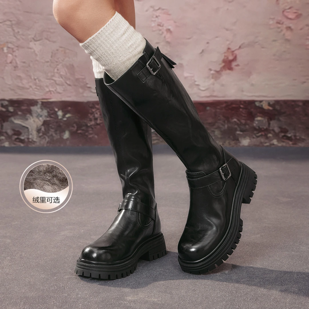 百思图2025冬季新款骑士靴时尚街头潮流通勤粗跟女长靴F2032DG5