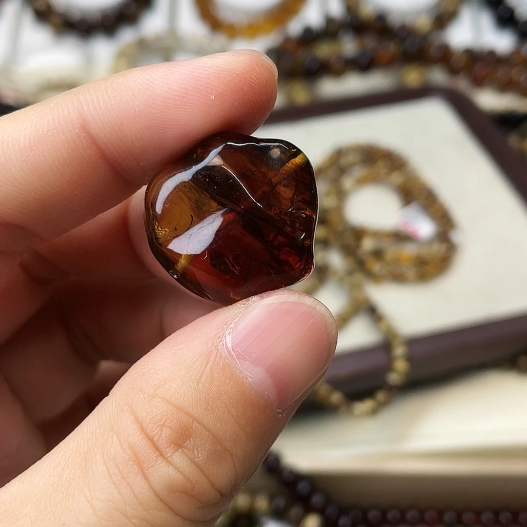 平***静琥珀未镶嵌裸石大