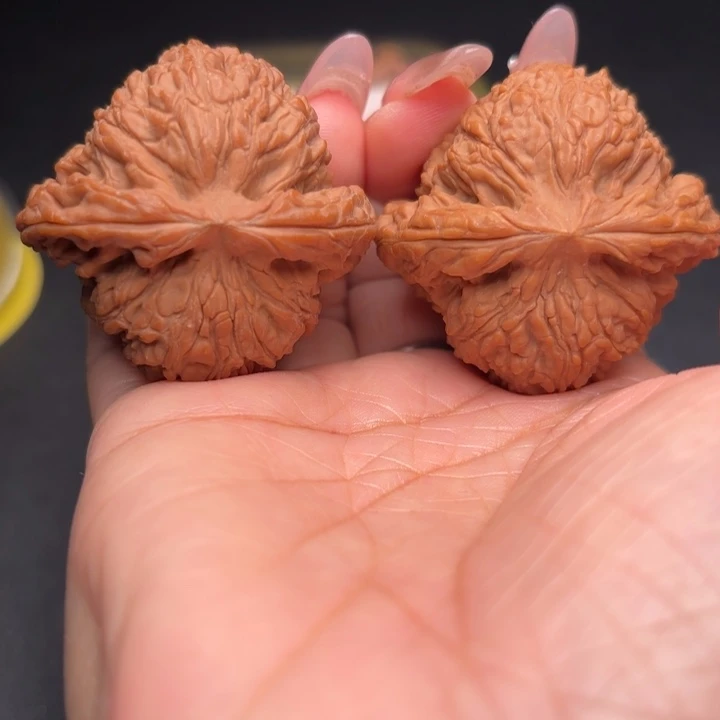 桃核把件45南疆石