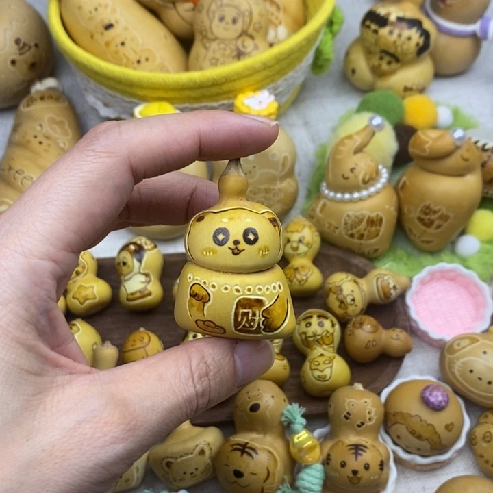 发财猫钱袋。