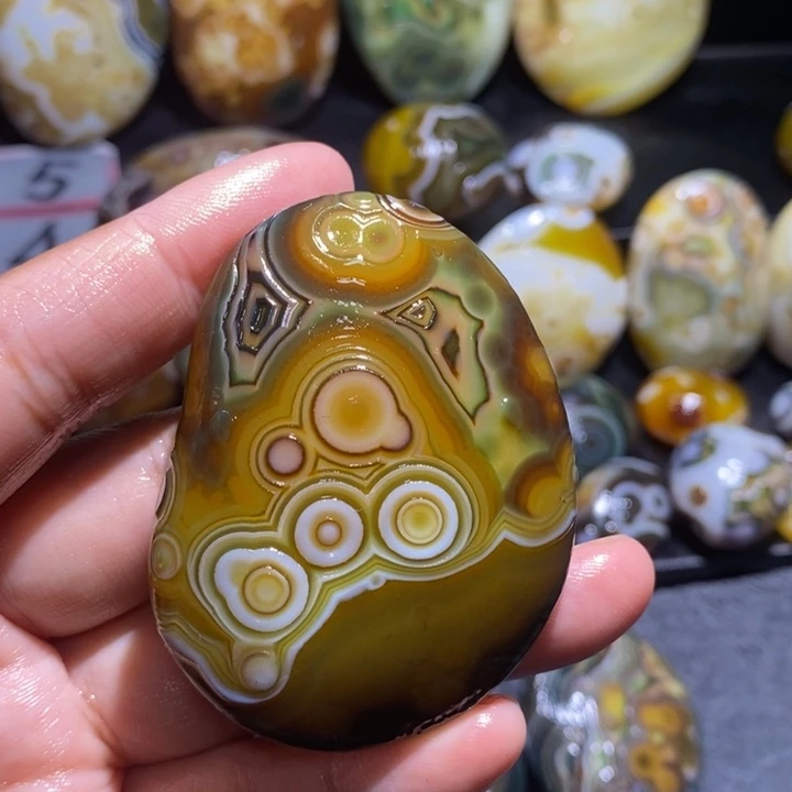 玛瑙/玉髓未镶嵌珠宝奇石98