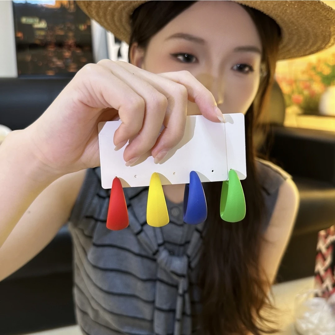 铜合金耳饰 复古时尚多巴胺耳环简约百搭港台风耳钉彩色素圈耳饰