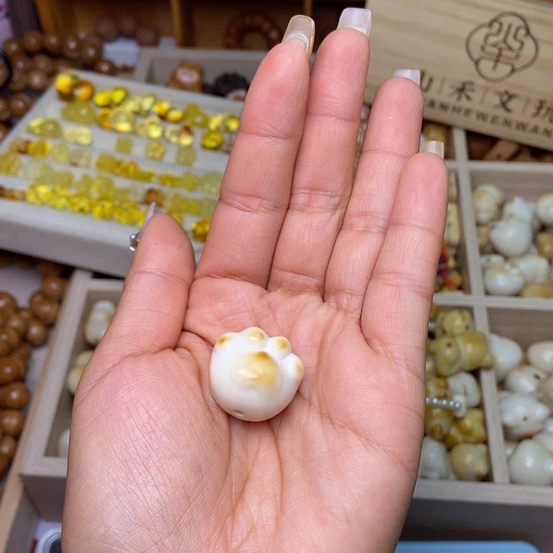 猴头核桃手串炭烤猫爪