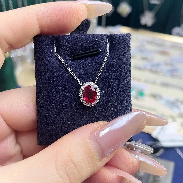 实验室培育钻石18K金镶嵌红宝一克拉围镶钻石项链
