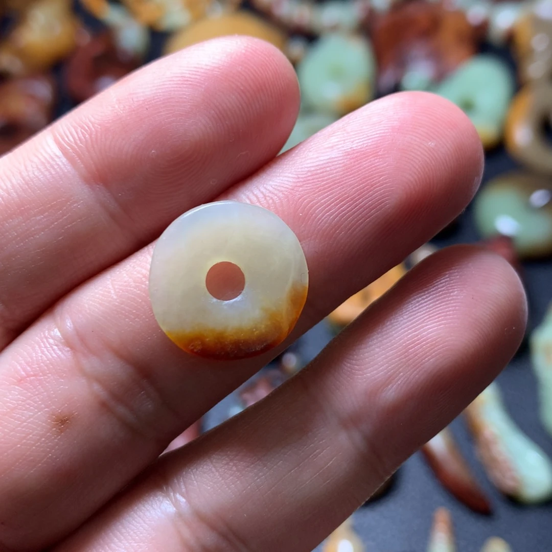 岫岩河磨玉（透闪石质玉）未镶嵌颈饰