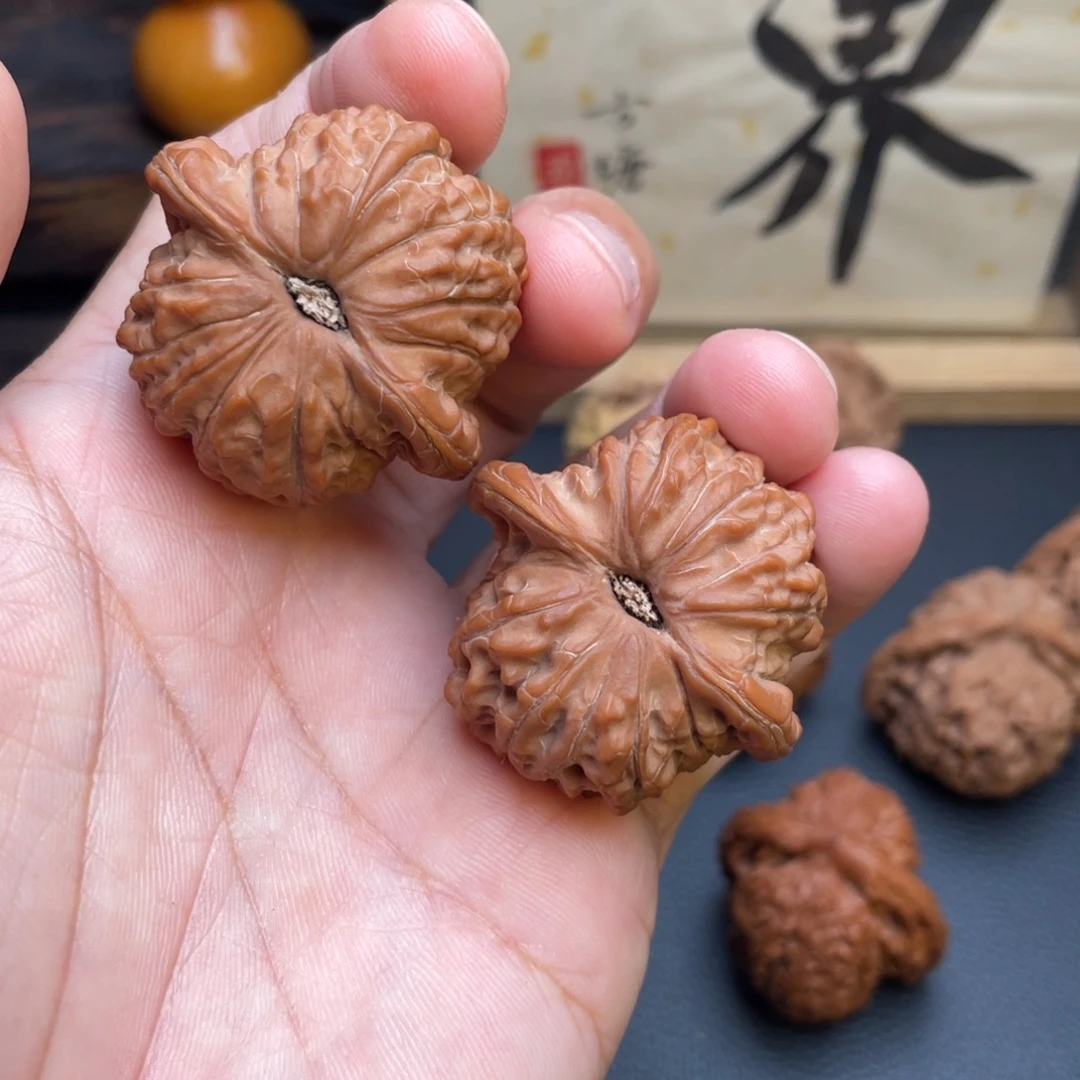 白***1文玩核桃吊坠南疆石