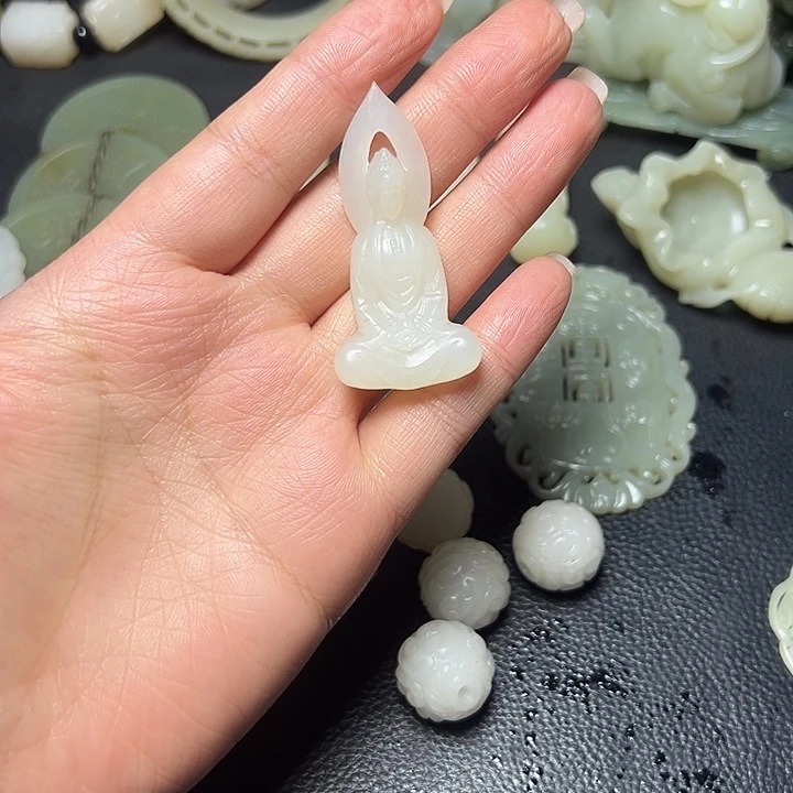 和田玉未镶嵌颈饰