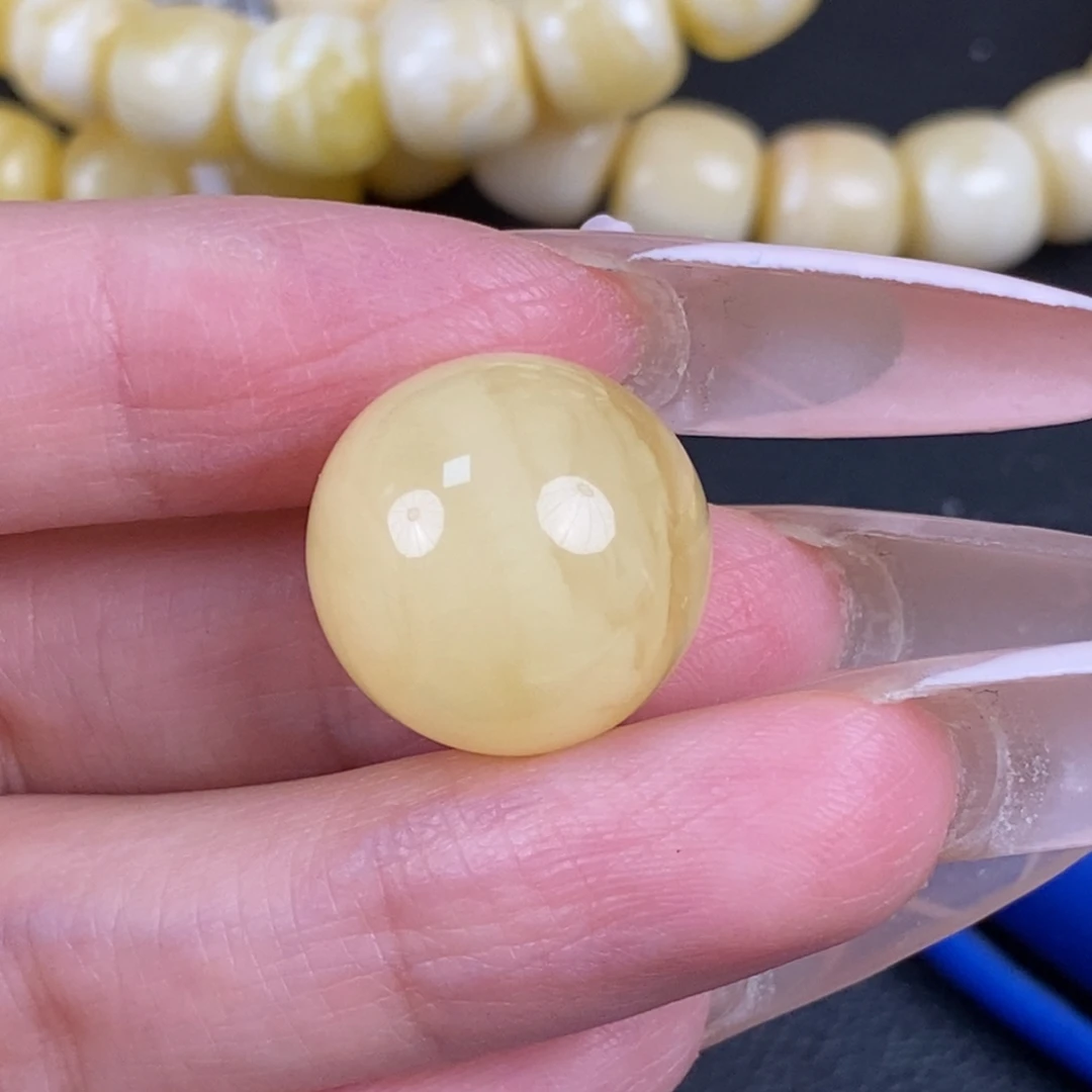 琥珀未镶嵌珠宝奇石230