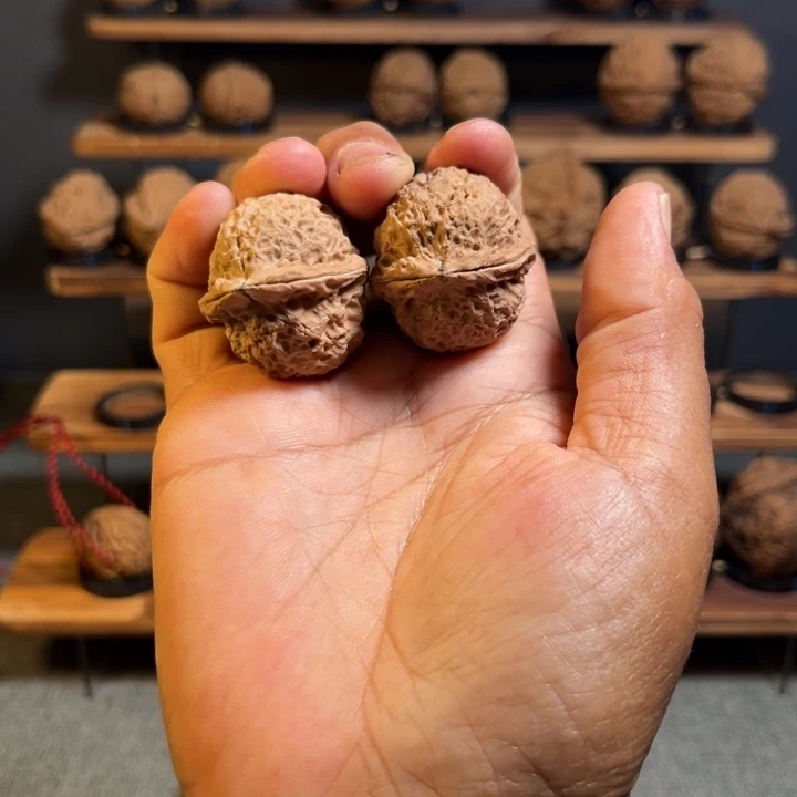 把件文玩核桃红旺云铁30号32mm