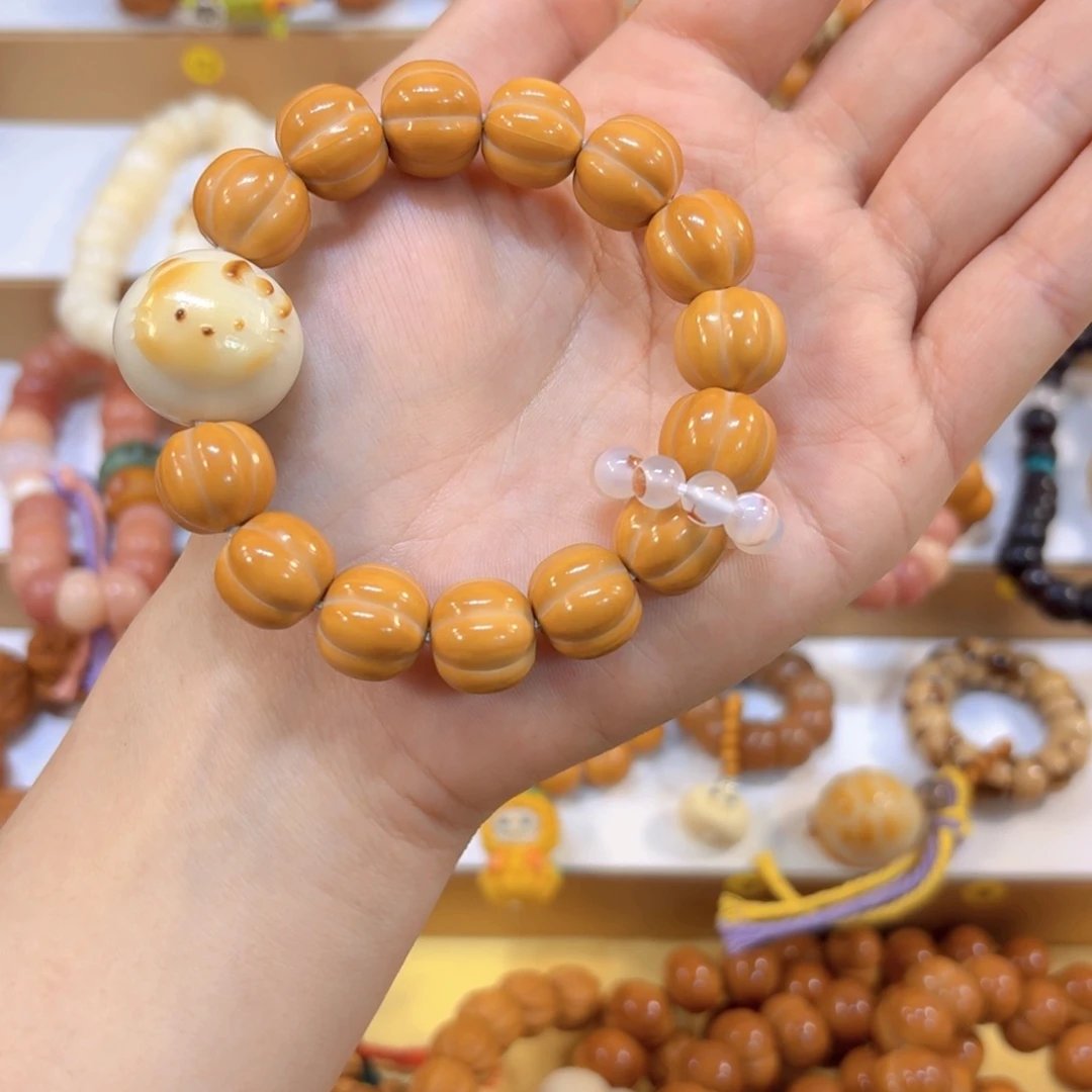 吊坠星月菩提全品猴头奶油泡芙