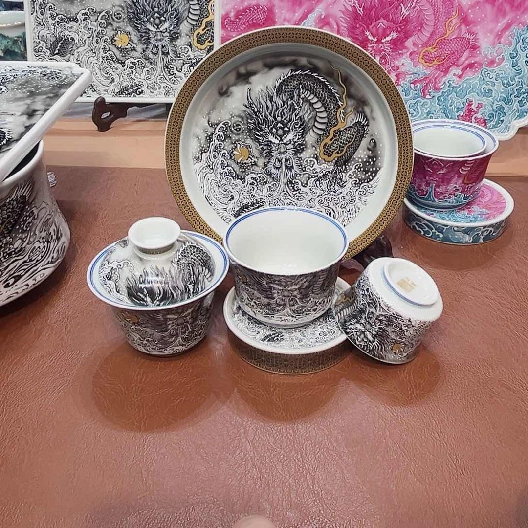摆件景德镇陶瓷研究所工作的