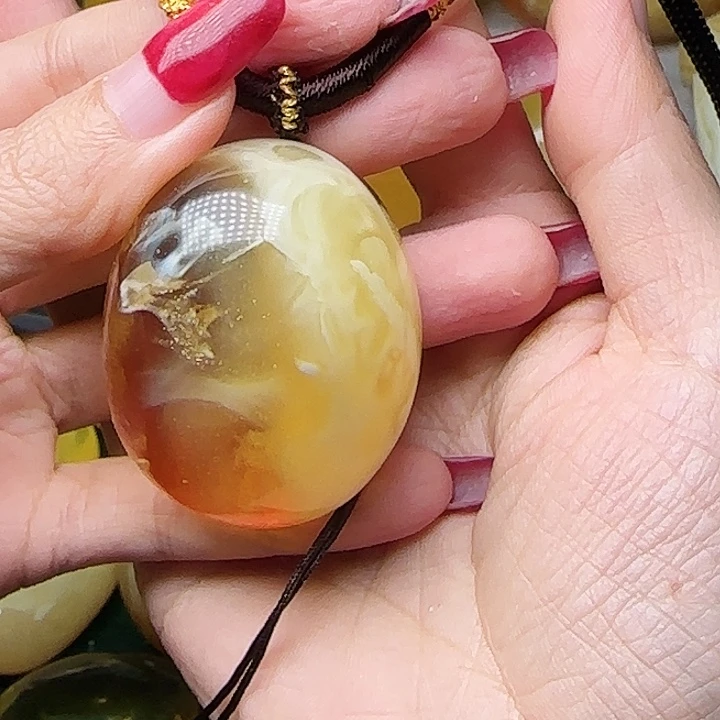 琥珀未镶嵌手链吊坠