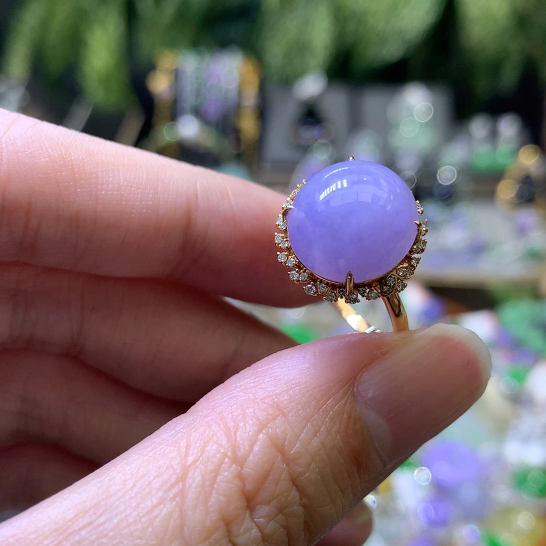 颈饰18K金镶嵌翡翠