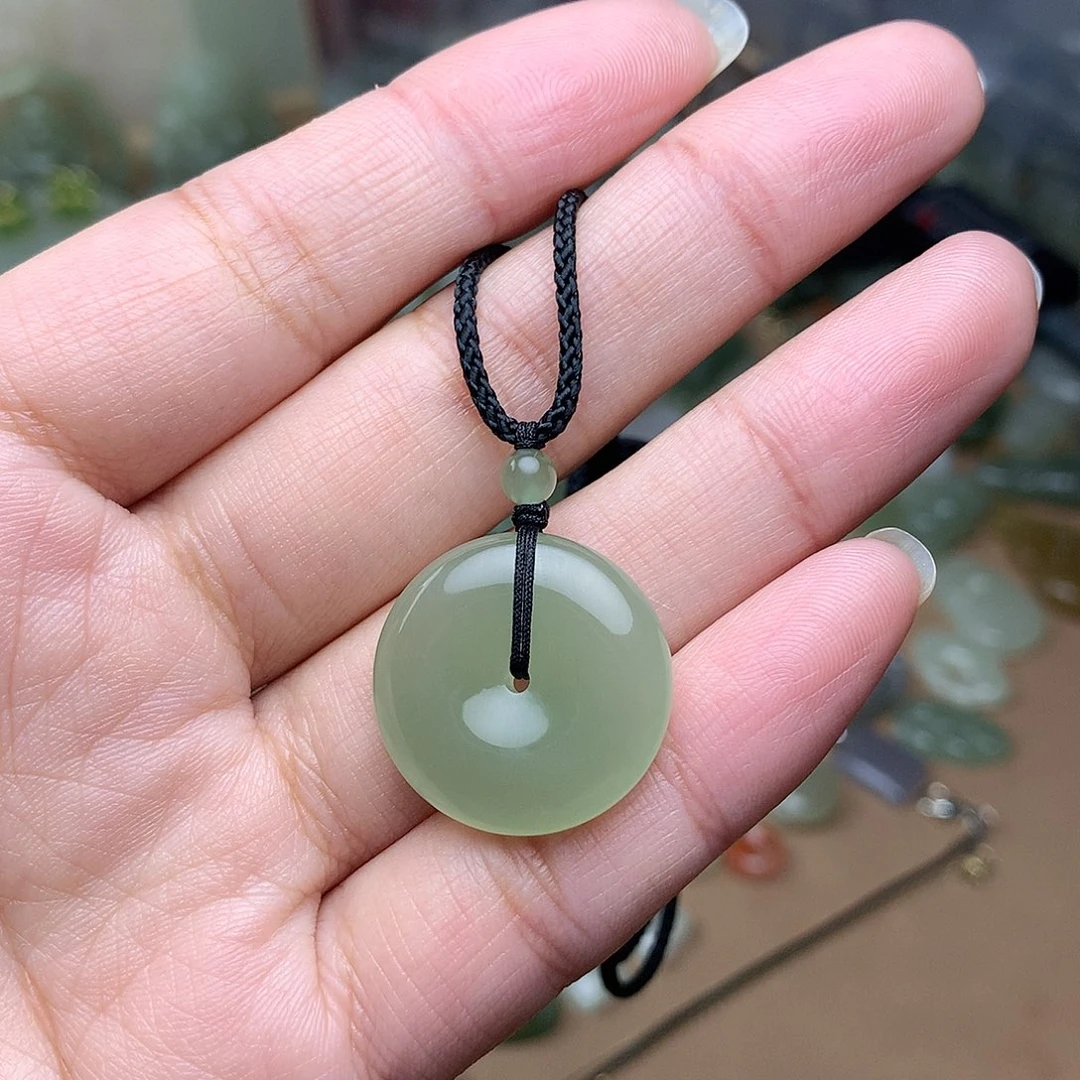 和田玉吊坠未镶嵌