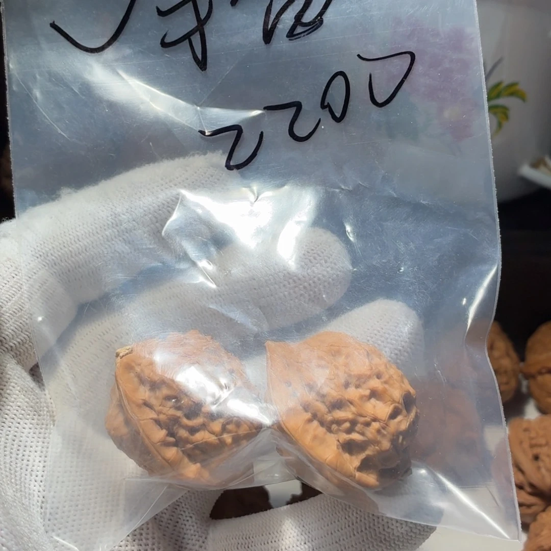 文玩核桃吊坠手雷 野生