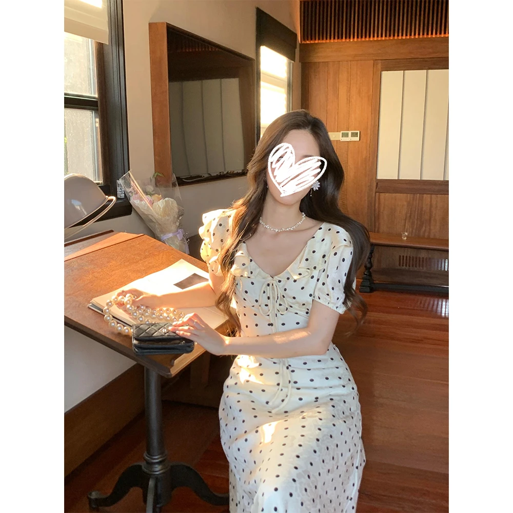 法式暗纹提花波点泡泡袖连衣裙女收腰复古荷叶边V领长裙裙子D8080