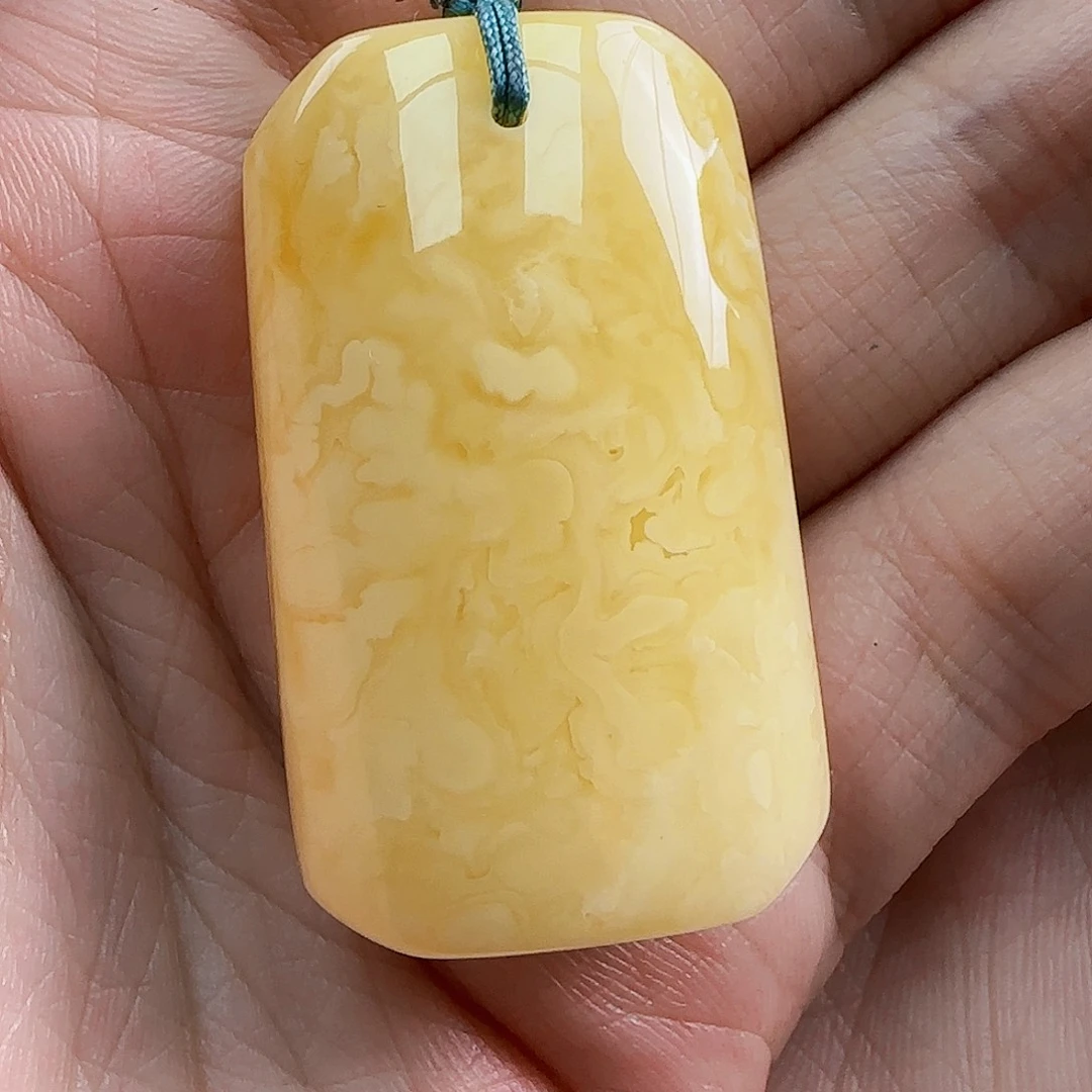 未镶嵌琥珀珠宝奇石