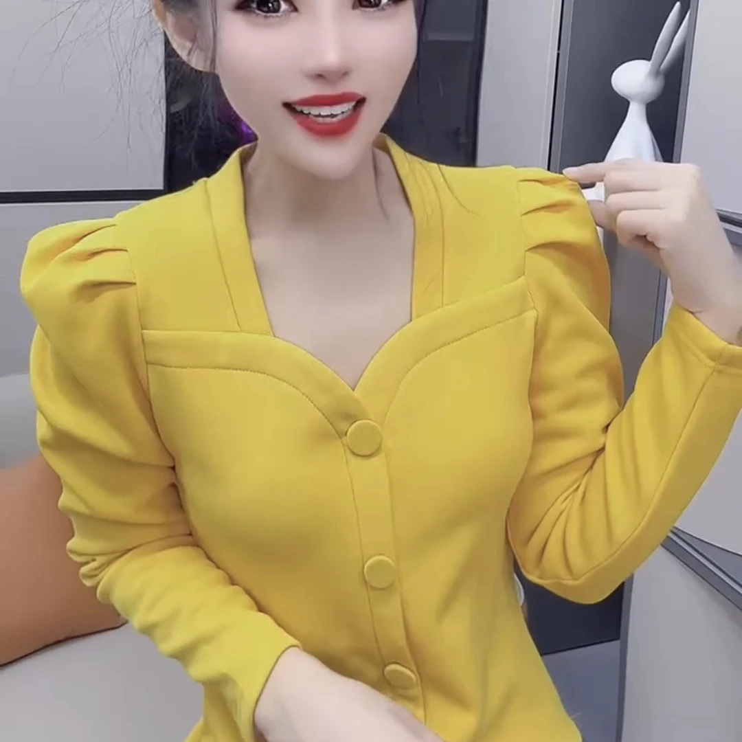 新款洋气减龄小衫穿搭