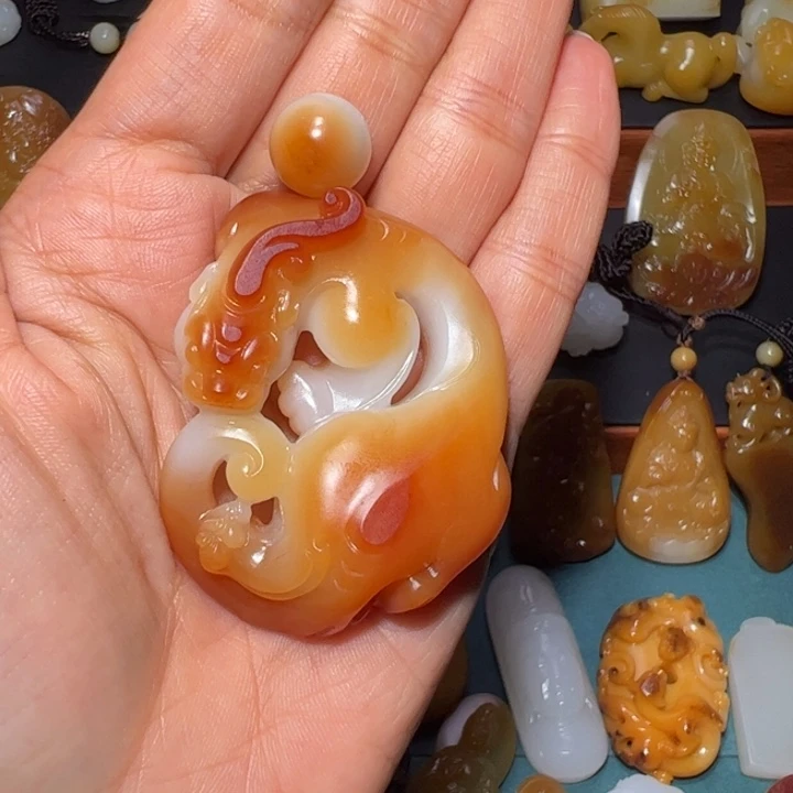 包***头和田玉未镶嵌颈饰