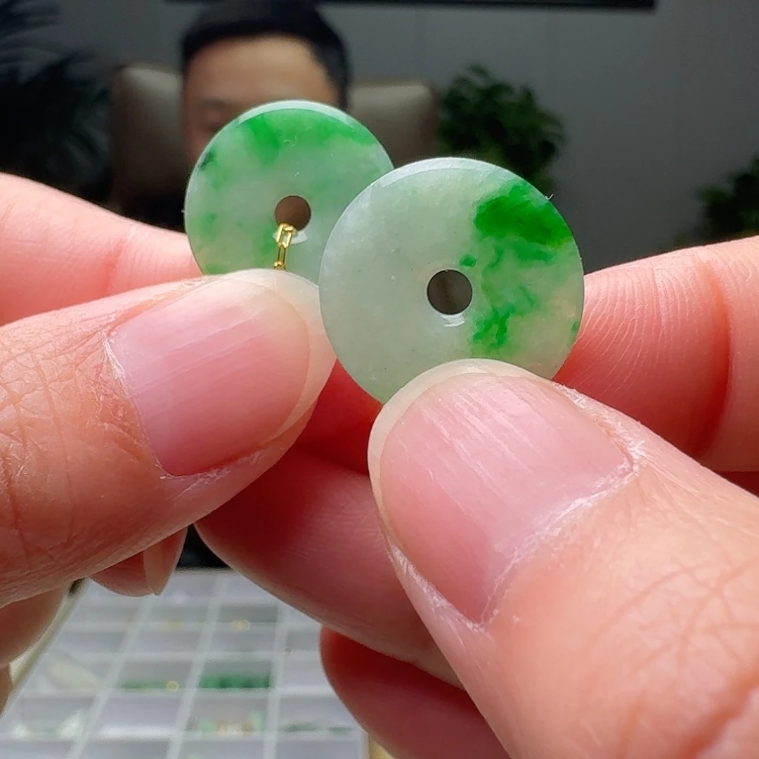 翡翠未镶嵌吊坠(不含链)多样性发货其一
