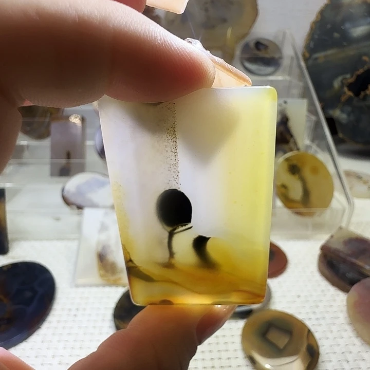 玛瑙/玉髓未镶嵌珠宝奇石