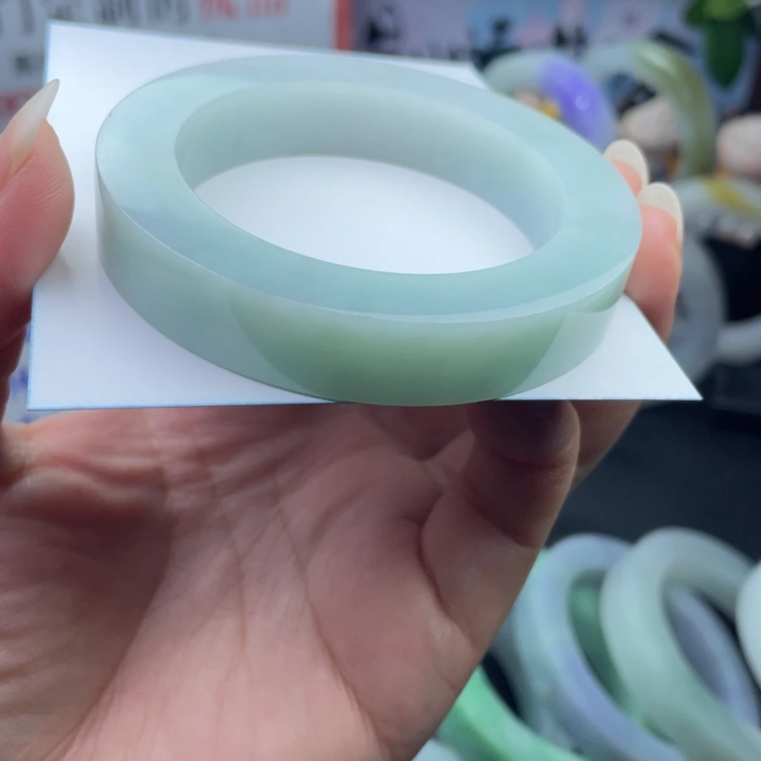 ****身未镶嵌翡翠定制翡翠