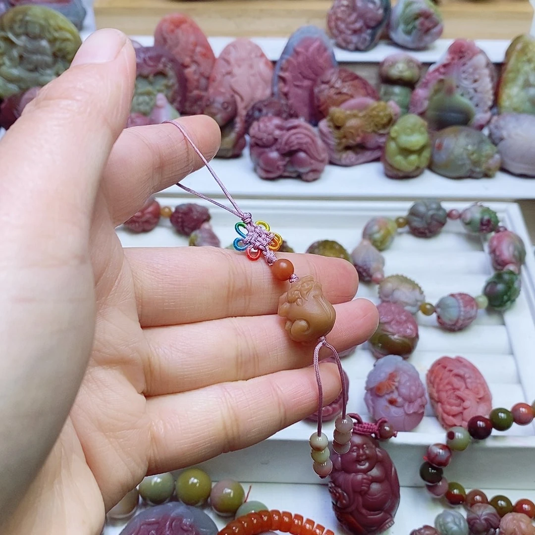 玛瑙/玉髓盐源玛瑙吊坠未镶嵌