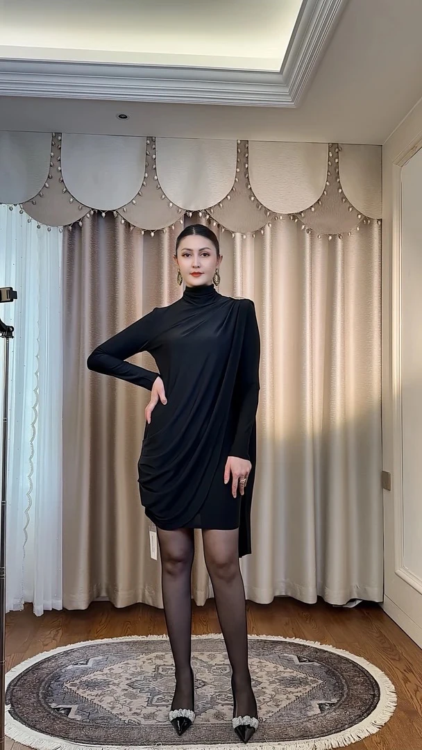 法式性感修身连衣裙女秋季新款冷淡系高级感气质独特显瘦裙子