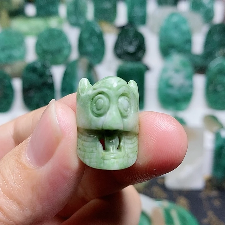 未镶嵌独山玉颈饰